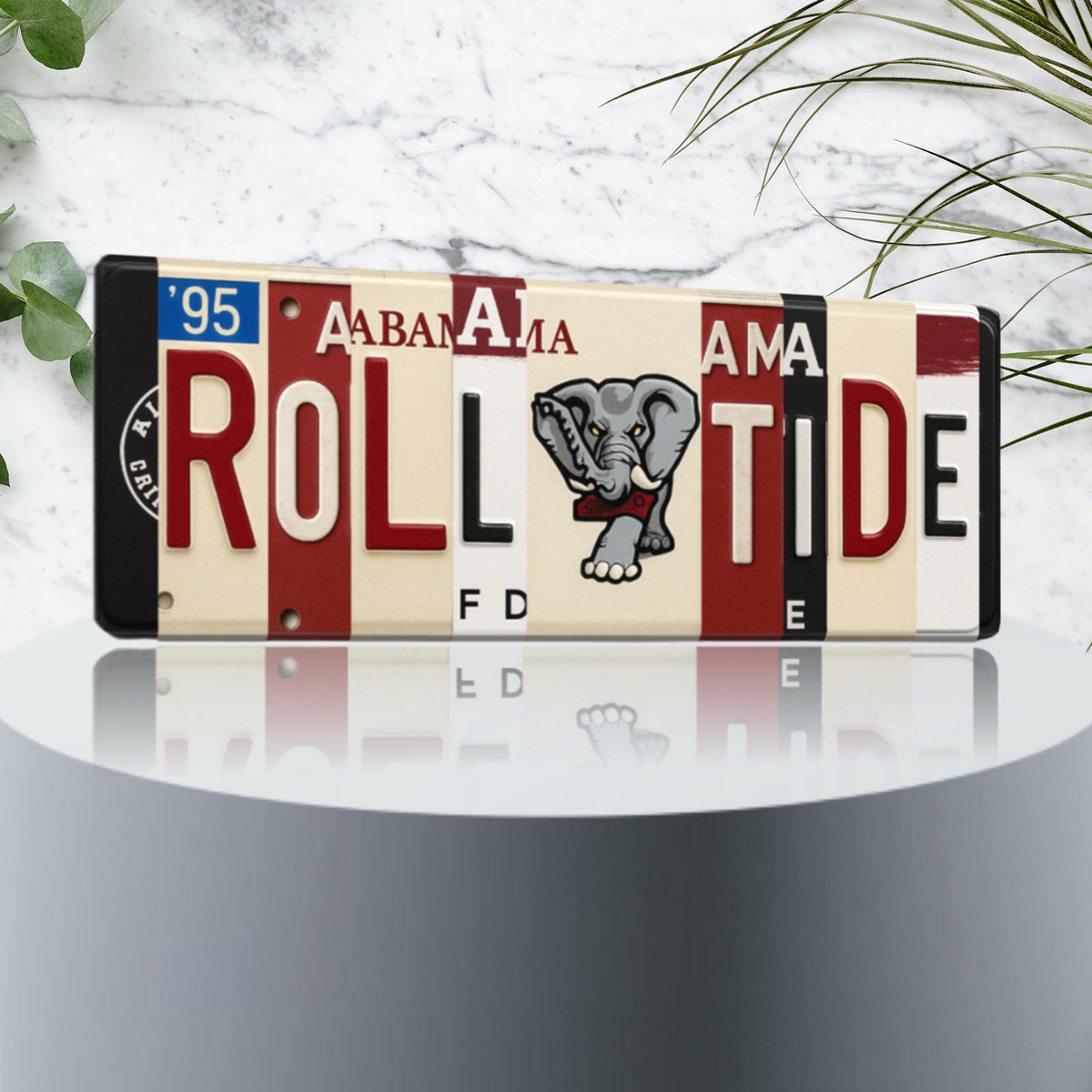 Roll Tide License Plate Sign – Alabama Crimson Tide Metal Wall Art | UA Dorm Decor & Game‑Day Fan Cave Gift 16×6