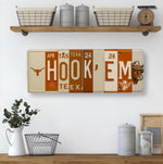 Hook ’Em License Plate Sign – Texas Longhorns Metal Wall Art | Burnt Orange & White Fan Cave, Dorm and Game Day Decor (16×6)